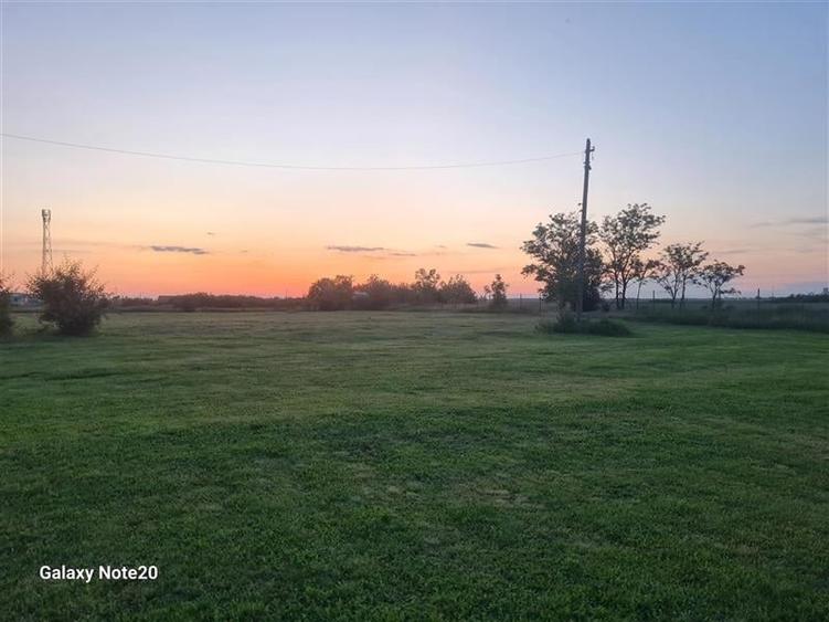 TEREN CU CLADIRI FUNCTII MULTIPLE - 1