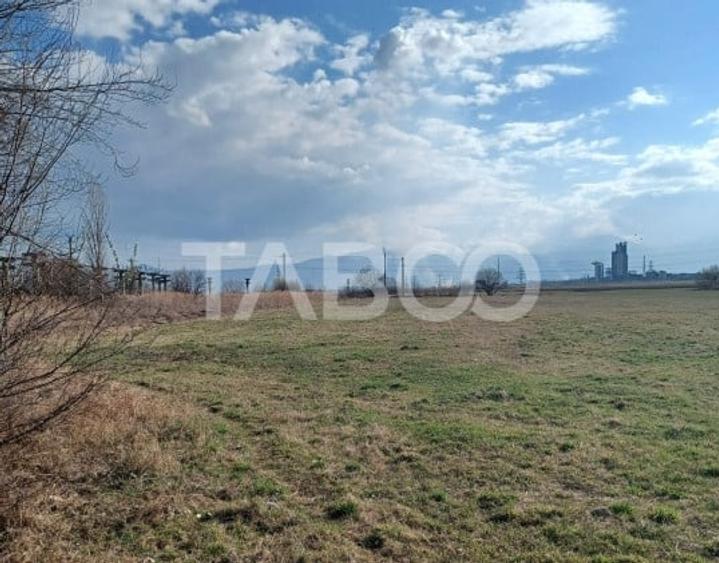 Teren intravilan 5300 mp cu potential de investitie zona U.P.R.U.C. - 2