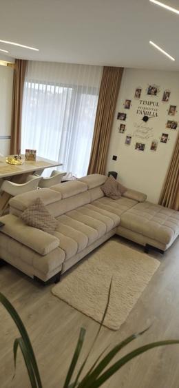 Apartament cu 3 camere decomandat în Românești