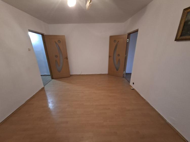 Apartament cu 2 camere, zona Canta - 2