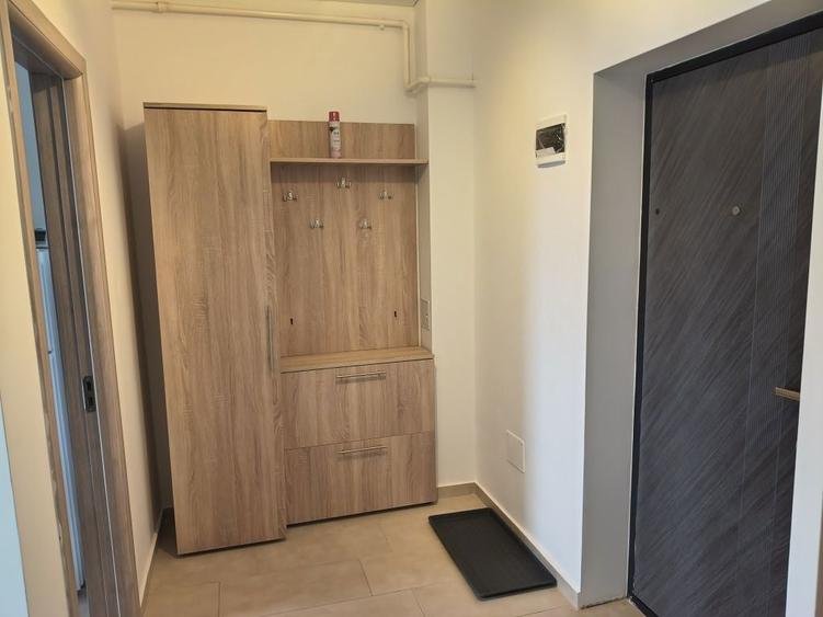 Inchiriez garsoniera - 2