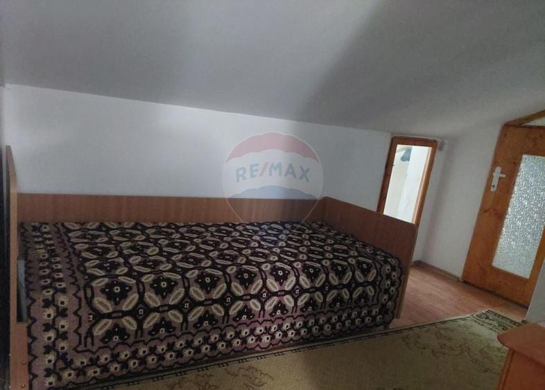 Casă / Vilă cu 10 camere de vânzare în zona Central - 16