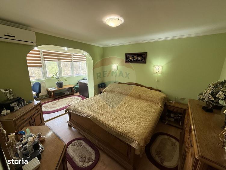 Apartament cu 3 camere de vanzare in Centrul orasului Campulung - 4