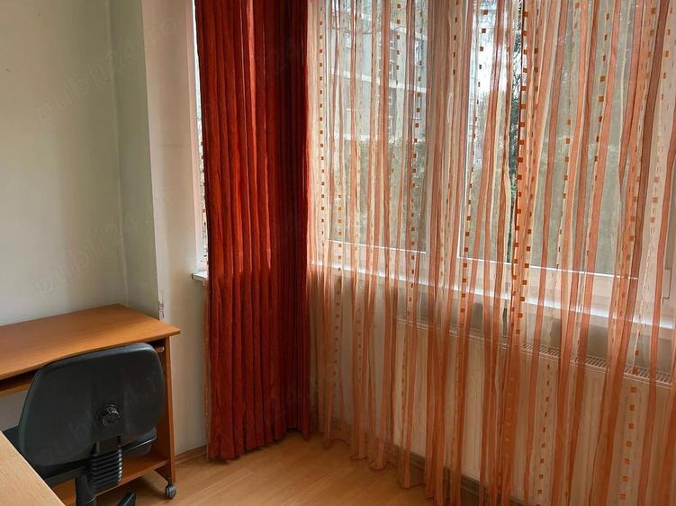 Direct proprietar. Fara agentii - 3 cam, decomandat, et 1 din 4, Centrul Civic - mobilat si utilat - 1