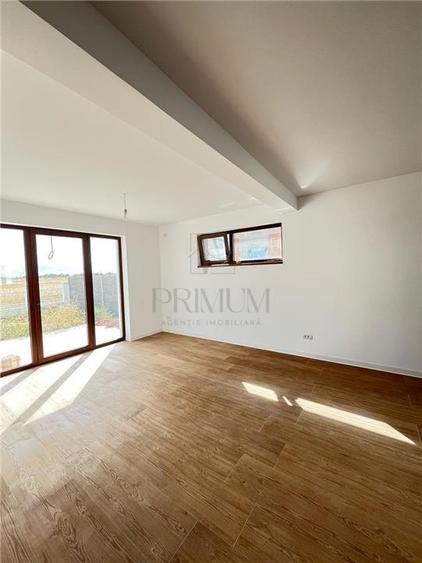 Duplex cu 4 camere cu Teren 440 Mp în Giroc