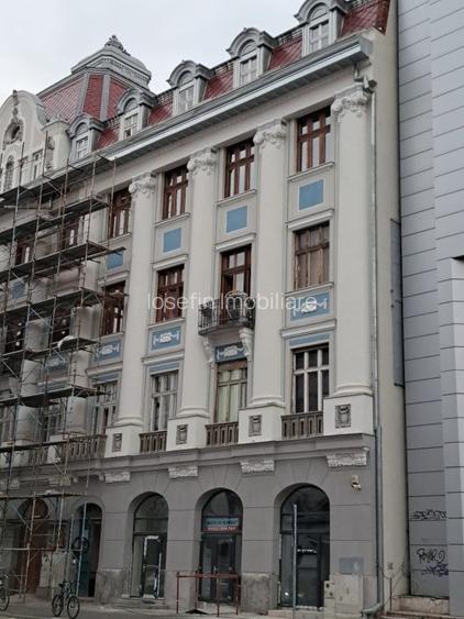 Ultracentral, vizavi Hotel Continental