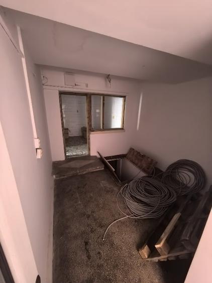 Casă situată Ultracentral având destinația de spatiu comercial cu 3 accese - 4