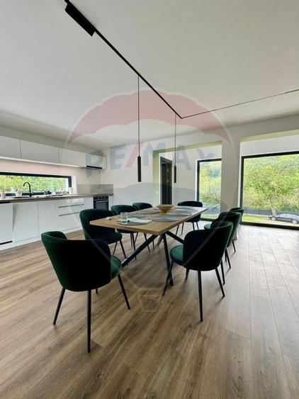 Vanzare Vila la munte - 37