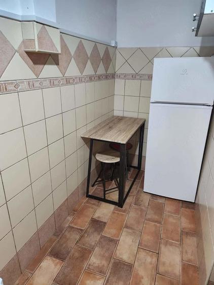 Proprietar inchiriez garsoniera - 1