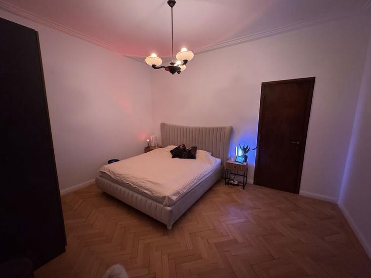 Inchiriez apartament 100 m2 doua camere plus birou Piata Romana - 2