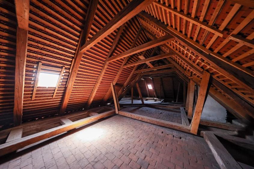 Casă Săsească Autentică cu Șură Impresionantă în Cristian – Teren 2729mp - 32