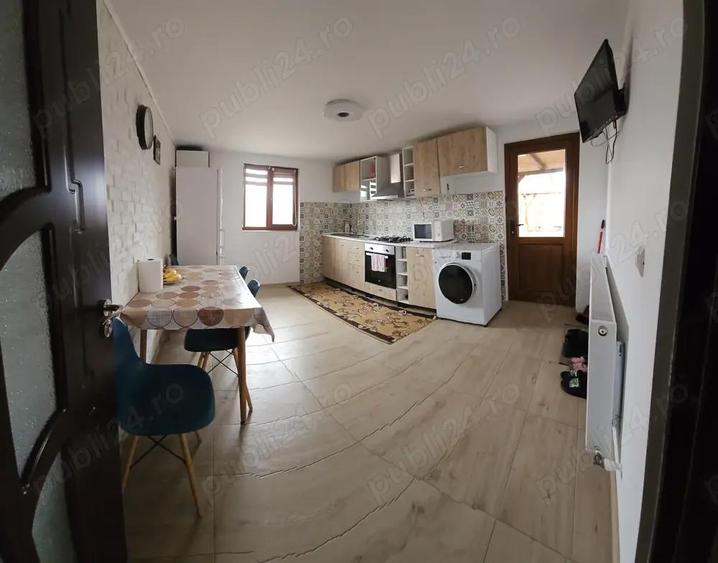 Casa de vanzare - 3 dormitoare, salon spa?ios, anexa ?i teren generos - 648 mp - 2