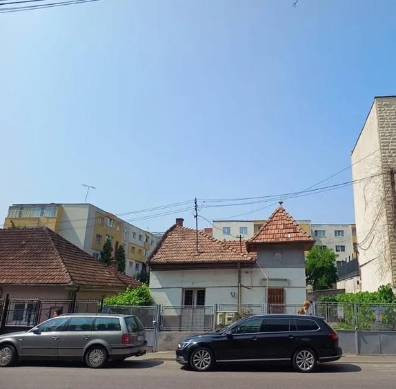 Casa, 150mp, cu spatii de depozitare si parcari, zona Marasti - 1