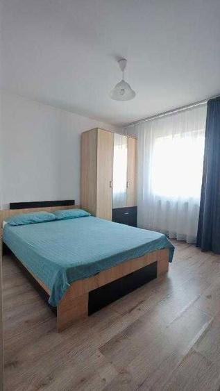 Apartament 3 camere, zona centrala, langa Vama. - 2