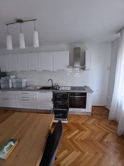 Casă cu etaj de vânzare, 5 camere, 2 băi, Dâmbu Rotund zona strada Livezeni - 5