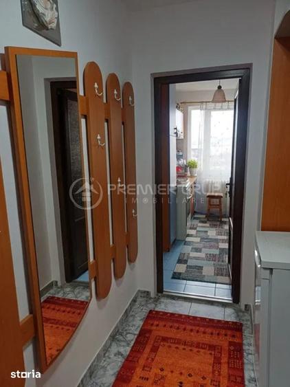Apartament cu 2 camere decomandat în Podu Roș