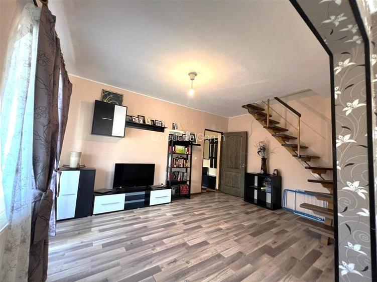 Apartament intabulat 4 camere si balcon zona Vasile Aaron