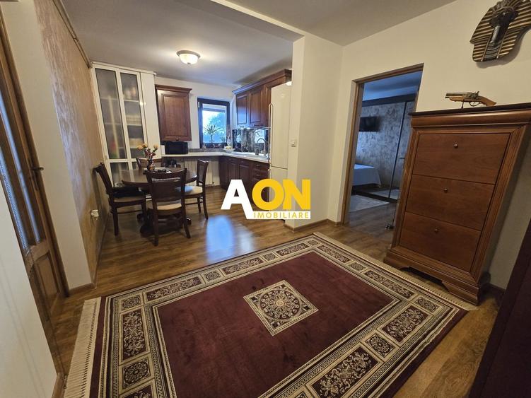 Apartament 2 Camere M-uri, Vedere spre Catedrala, Complet Renovat - 2