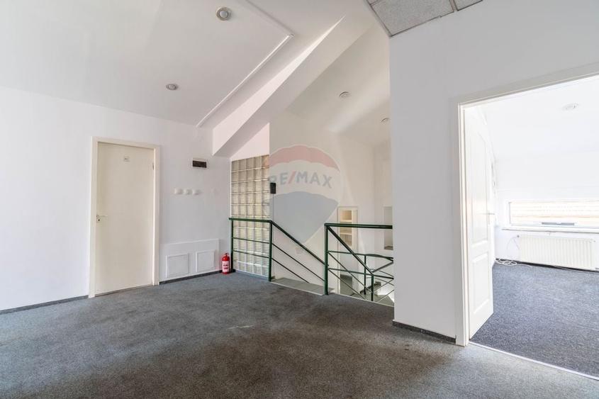 Casa cu 12 camere de inchiriat, Str. Traian - 26