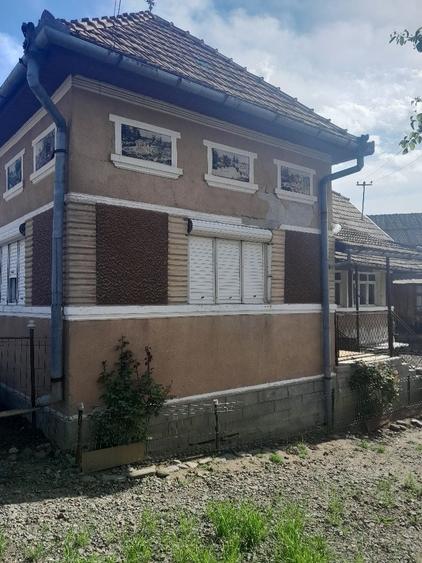 Casă cu 4 camere în Toaca