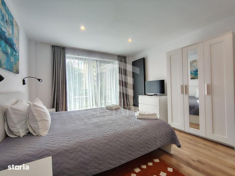 Apartament cu 3 camere decomandat în Piața