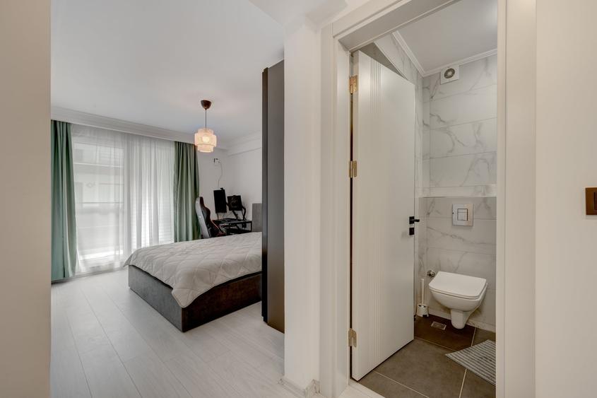 Apartament cu 3 camere decomandat în Titan