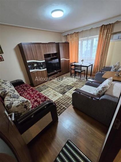 Etaj 2 - Piata Dacia , 4 camere decomandat 92mp , 2 balcoane, 2 bai
