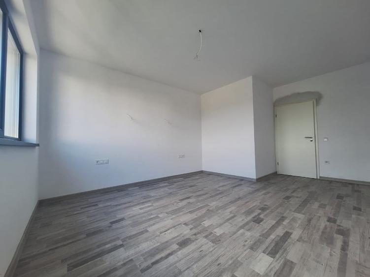 Casa noua, incalzire in pardoseala, 2 locuri de parcare, Se accepta credit - 10