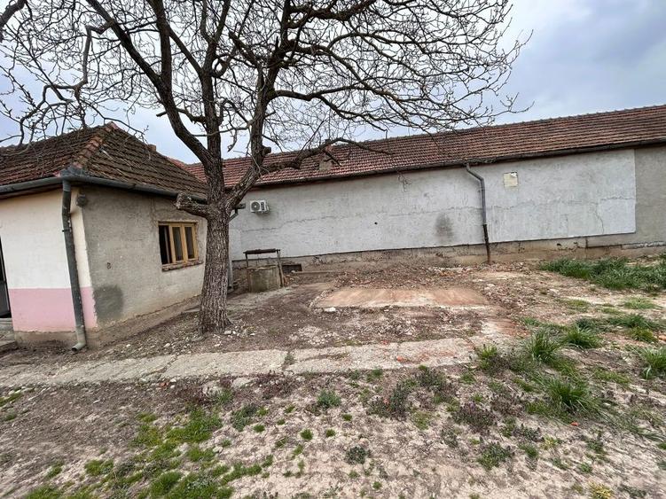 Vand casa cu 4 camere - 8