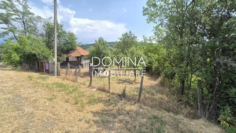 Vanzare casa batraneasca ?i teren in apropiere de complex turistic Mu?ete?ti - 1
