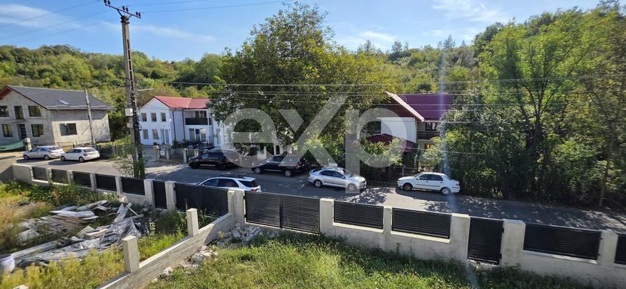 Casă individuală cu 4 camere cu Canalizare în Nord-Est