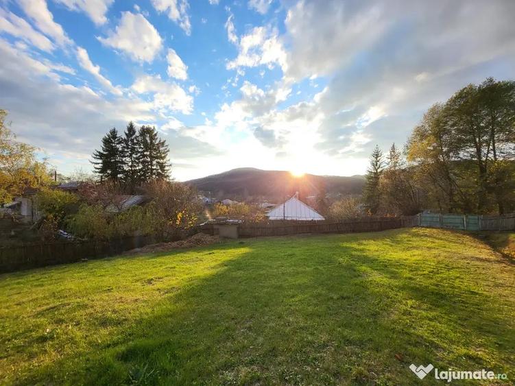 Casa de vacan?a sau locuit cu priveli?te superba Iedera de Jos, str. Silistea - 2