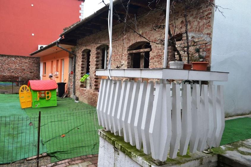 Cladire istorica intre P-ta Balcescu si P-ta Maria - 9