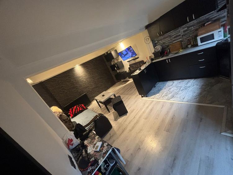 Casa de vanzare cu 4 camere (P+M) in zona Cartier 23 August-Hala Laminor - 4