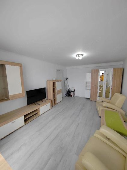 Inchiriez apartament cu trei camere complet renovat langa Iulius Mall - 2