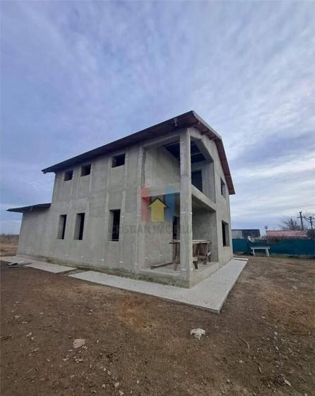 VILA P 1 la rosu, la 17 km de Braila Teren 1700 mp - 2