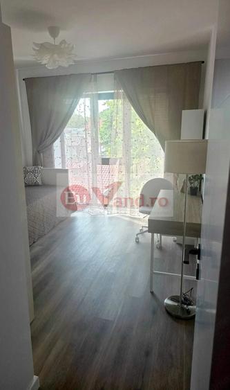 Apartament cu 3 camere decomandat, mobilat în Central