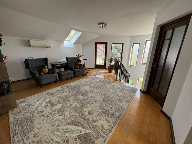 Casa individuala 165 mp utili, 350 mp teren , 2 parcari , Floresti - 11