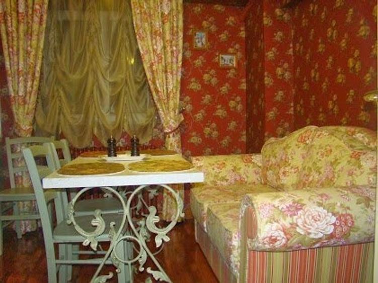 Apartament -3 camere -decomandat-Zona Unirii - 2