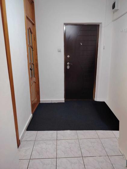 Direct proprietar inchiriez apartament 3 camere BLD. 1 Decembrie - 3