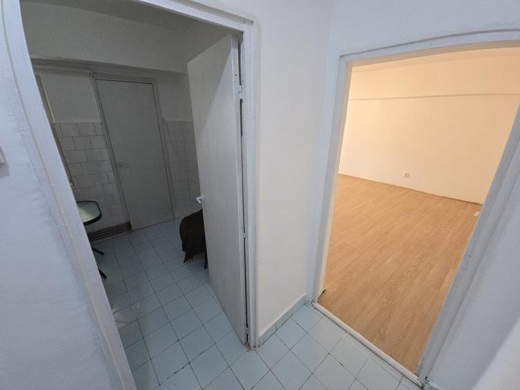Resita Apartament cu o camera (garsoniera) ultracentral in Resita - 1