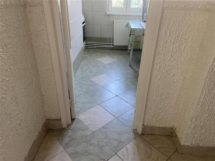 Apartament 2 camere in Focsani , cartier Sud , et 3din 4 , decomandat , 43 mp , - 4