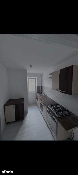 Urgent!Vand 2 Camere in Sacele langa Penny Mobilat Renovat Liber ! - 1