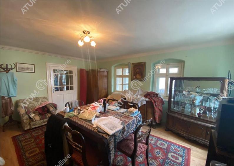 Casa cu 4 camere si anexe in comuna Mohu din Selimbar - 1