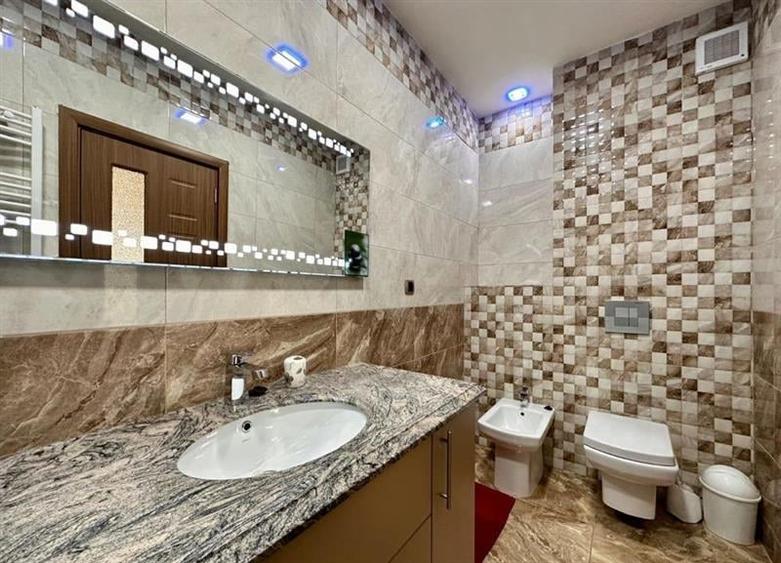 In spectacol structural, vedere deschisa, elegant mobilat si echipat, Tractorul, - 7