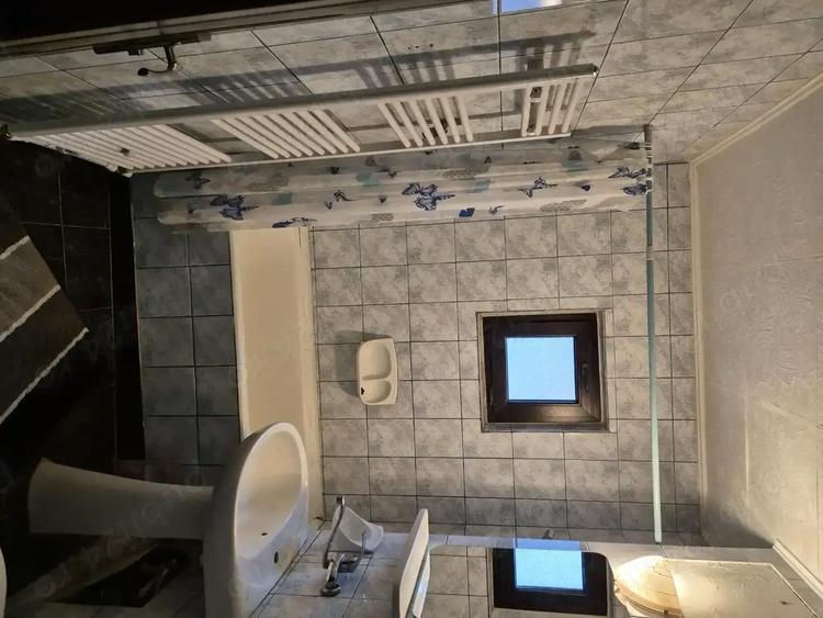 Apartament de inchiriat in Rovine, Etaj 1 - 6