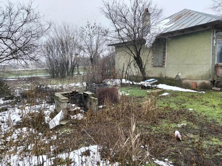 Casa+teren de vanzare - 1