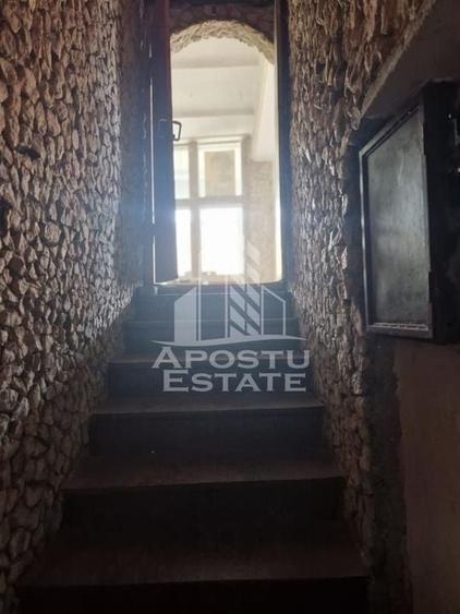 Casa familiala cu spatiu comercial si garaj P+1E+M 720 Mp - 30