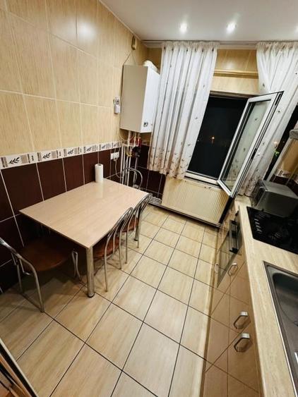 DE VANZARE APARTAMENT 3 CAMERE SI GARAJ - 4