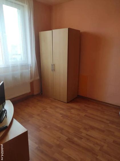 garsoniera etj 3 zona Dacia - 1